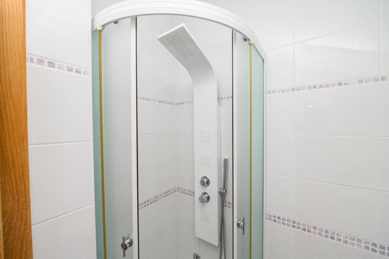 Apartmani Loreta Mali Lošinj Eksteriør billede