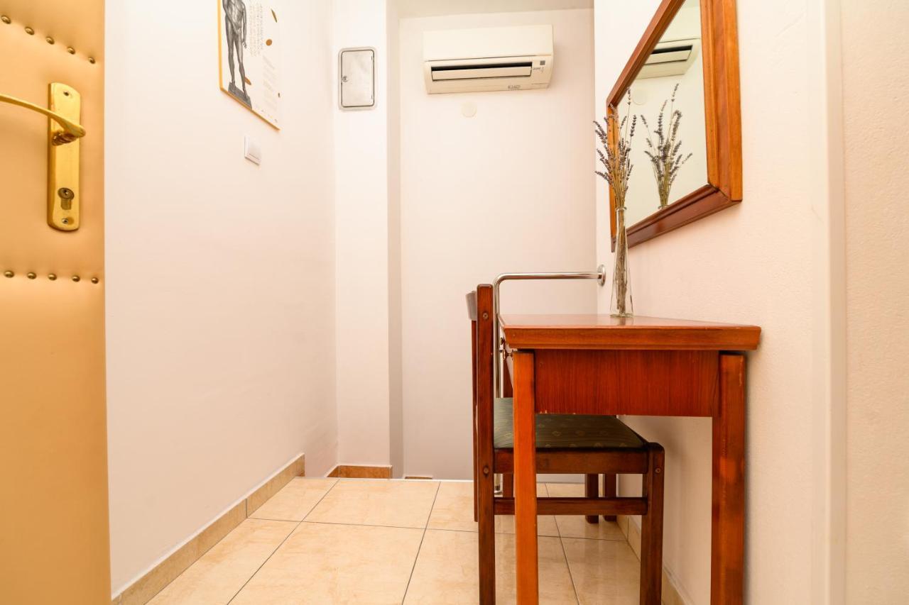 Apartmani Loreta Mali Lošinj Eksteriør billede