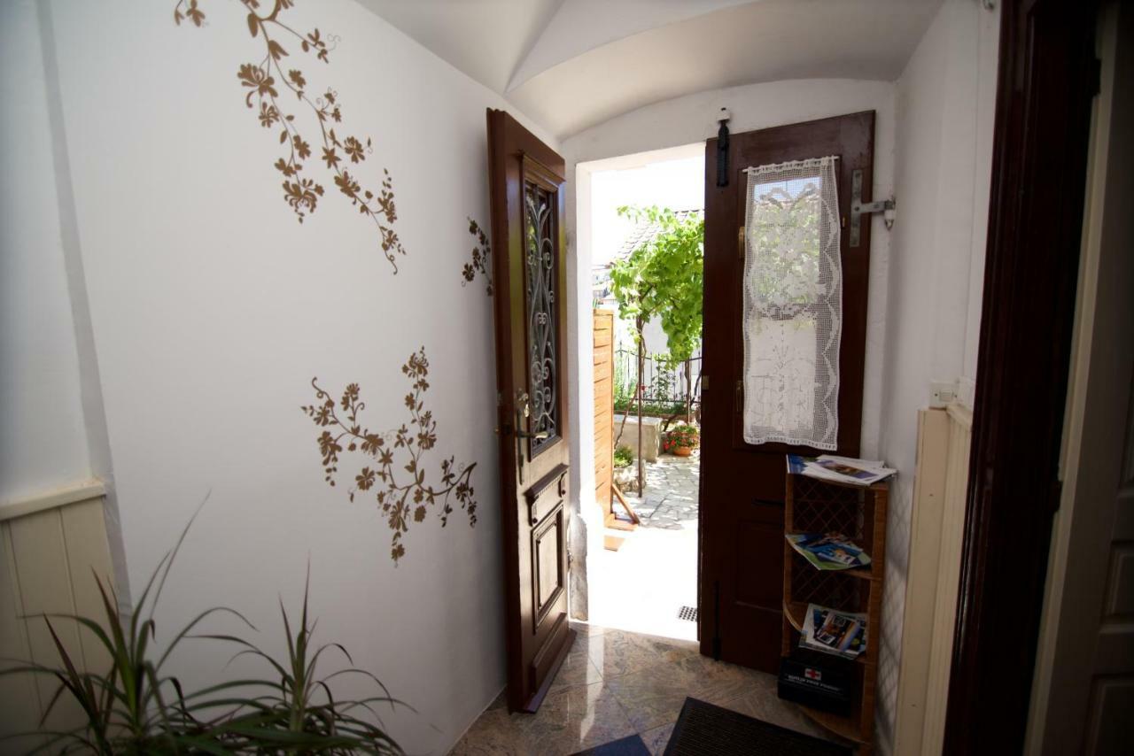 Apartmani Loreta Mali Lošinj Eksteriør billede